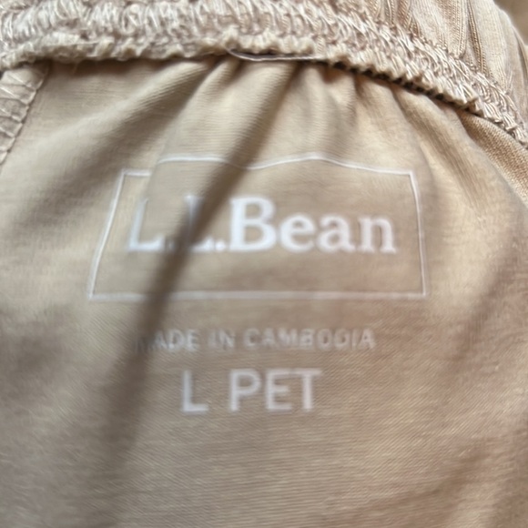 LL Bean Perfect Fit Pants, Original Tapered-Leg khaki Tan Size LP - Picture 7 of 9